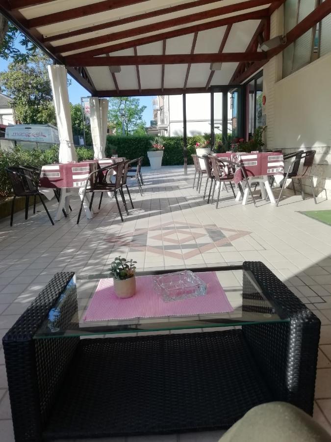 Hotel Goldene Rose Rimini Eksteriør billede