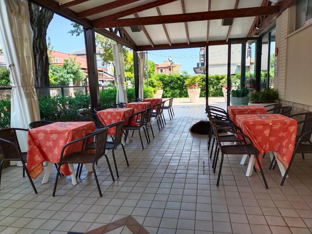 Hotel Goldene Rose Rimini Eksteriør billede