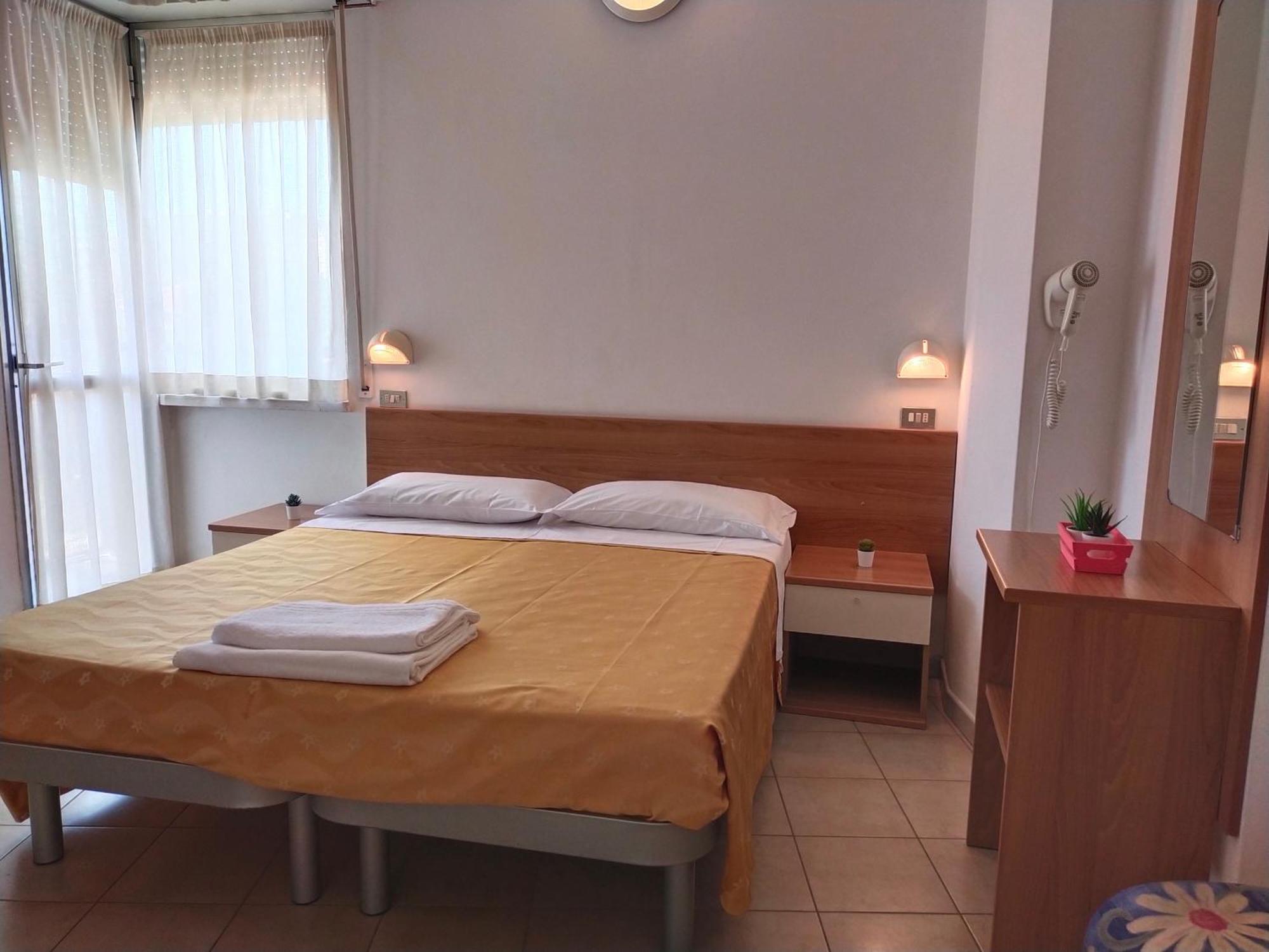 Hotel Goldene Rose Rimini Eksteriør billede
