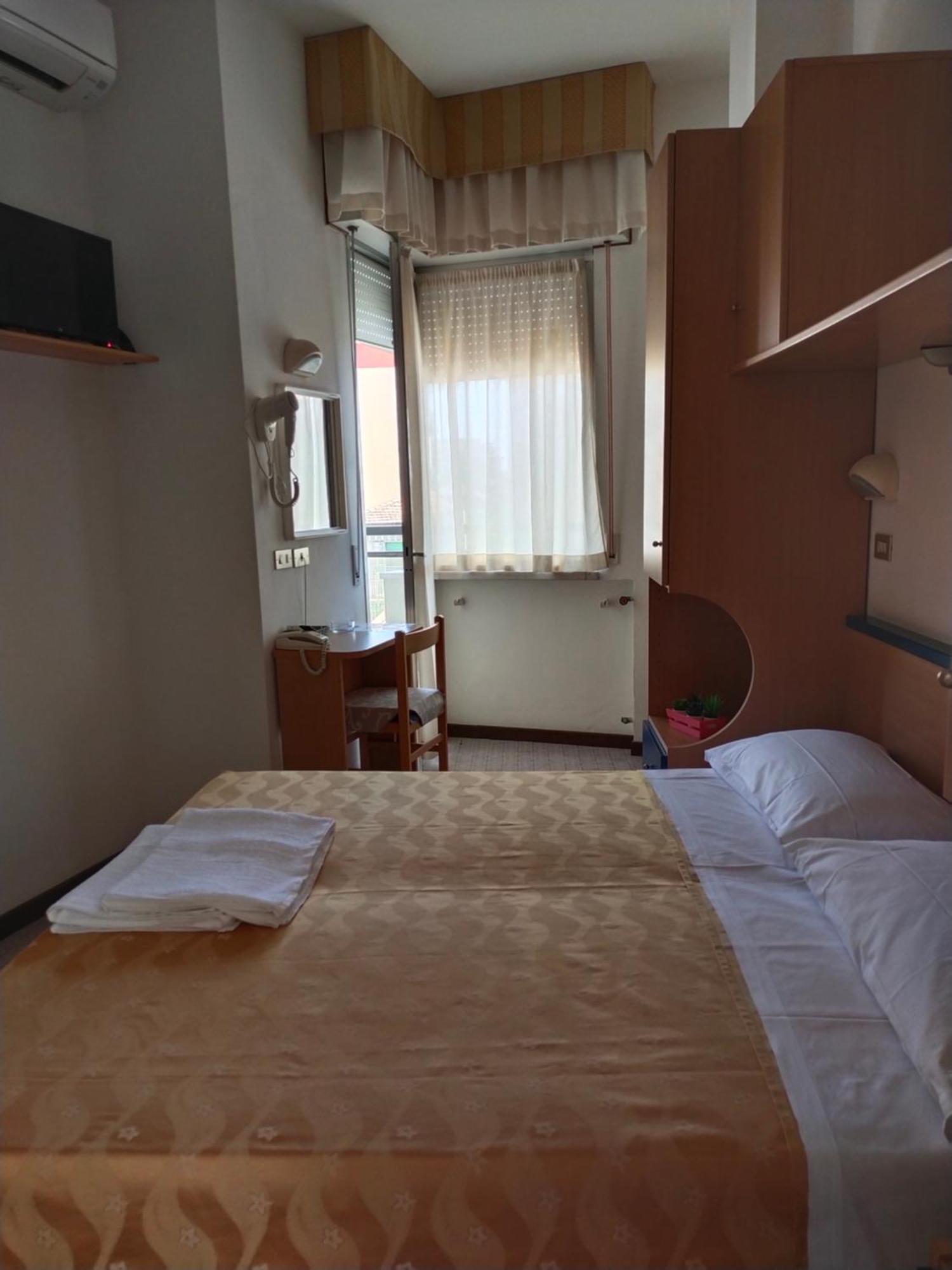 Hotel Goldene Rose Rimini Eksteriør billede