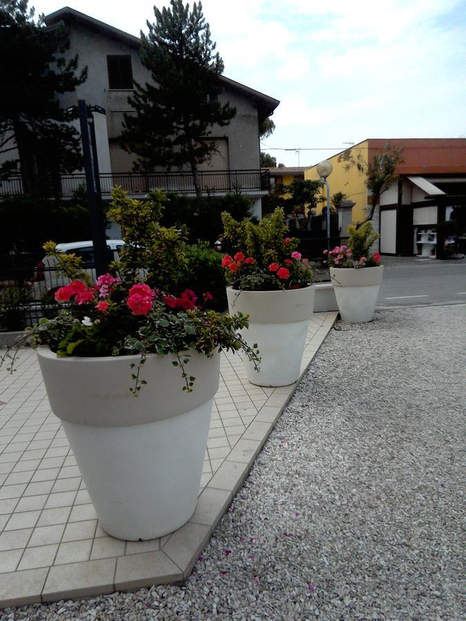 Hotel Goldene Rose Rimini Eksteriør billede
