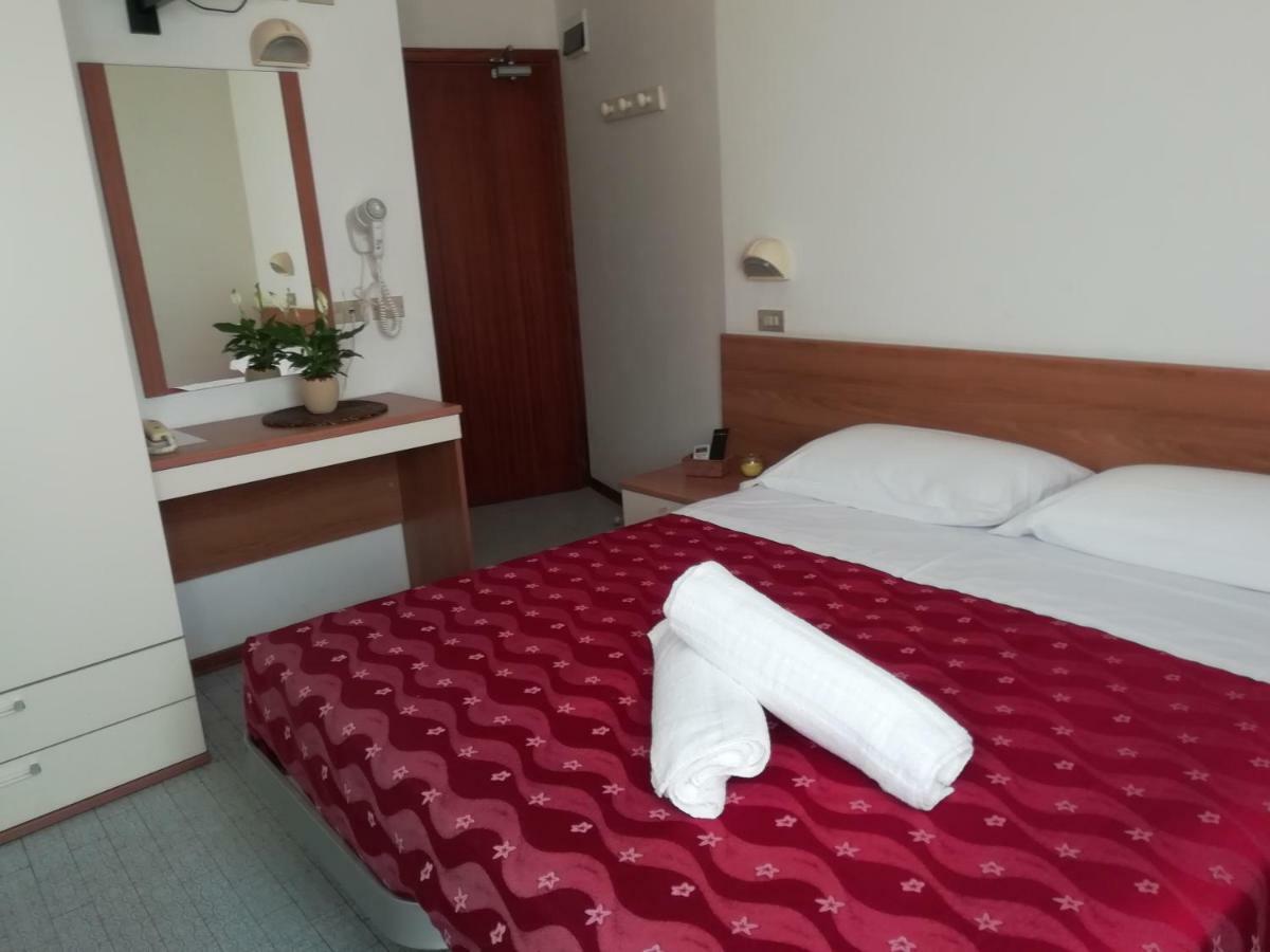 Hotel Goldene Rose Rimini Eksteriør billede